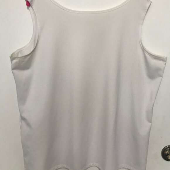 NEW Susan Graver Sleeveless Silky White Tank. Side Slits. Sz. 1X - Picture 3 of 3